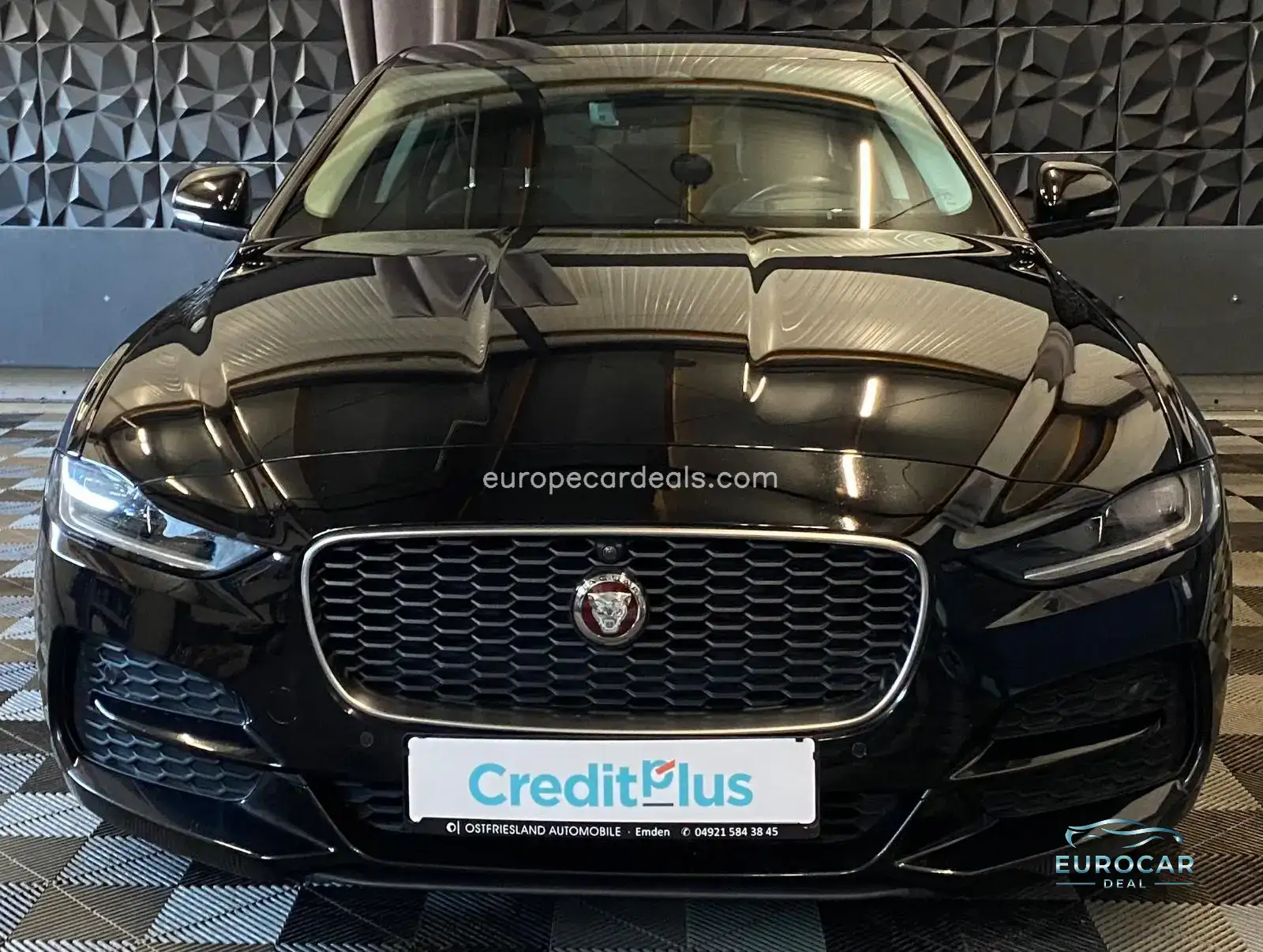 Jaguar XE