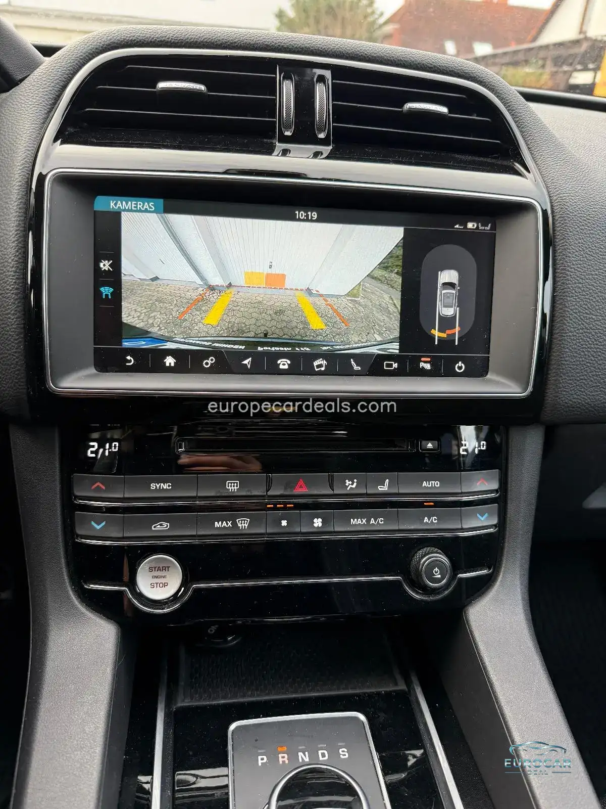Jaguar F-Pace
