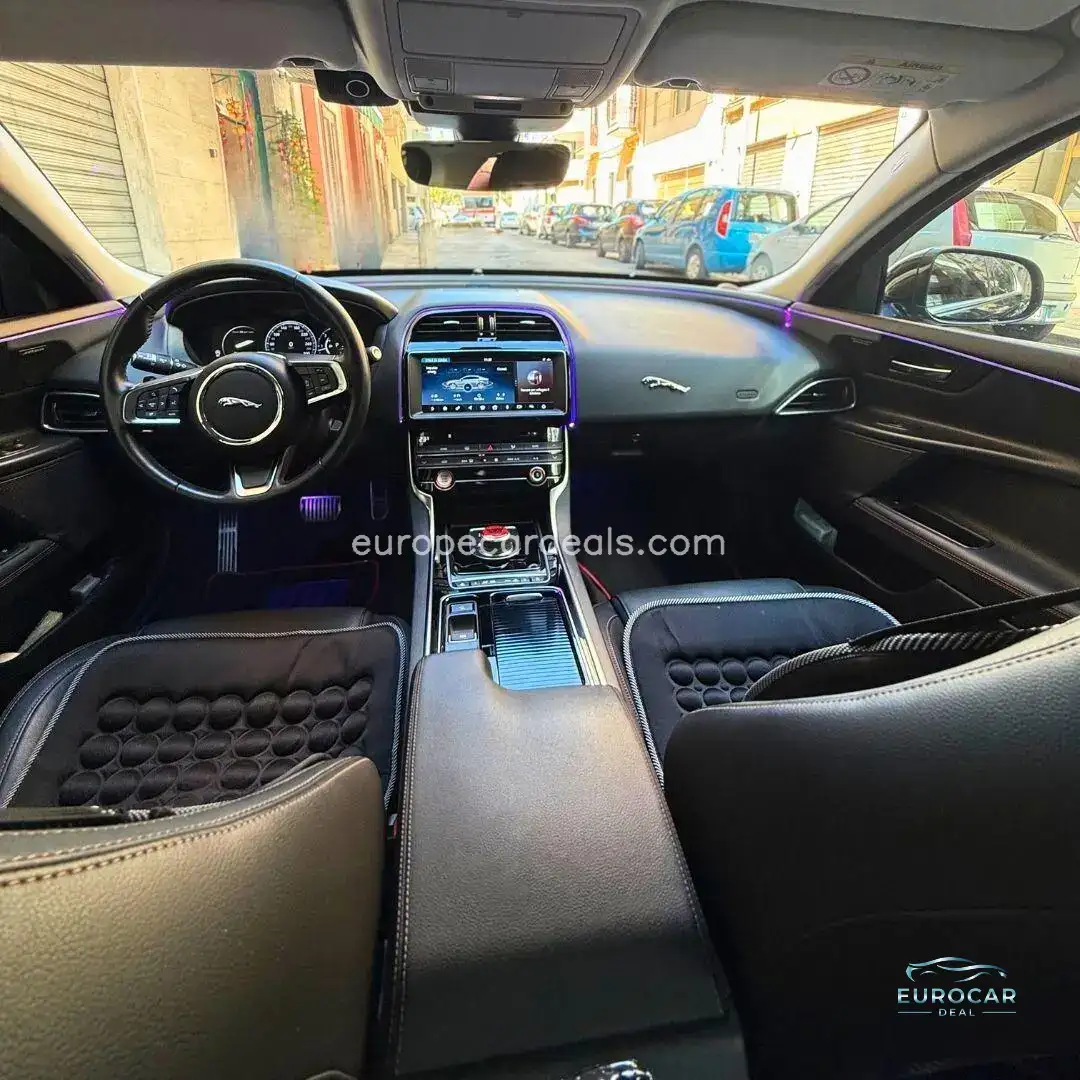 Jaguar XE