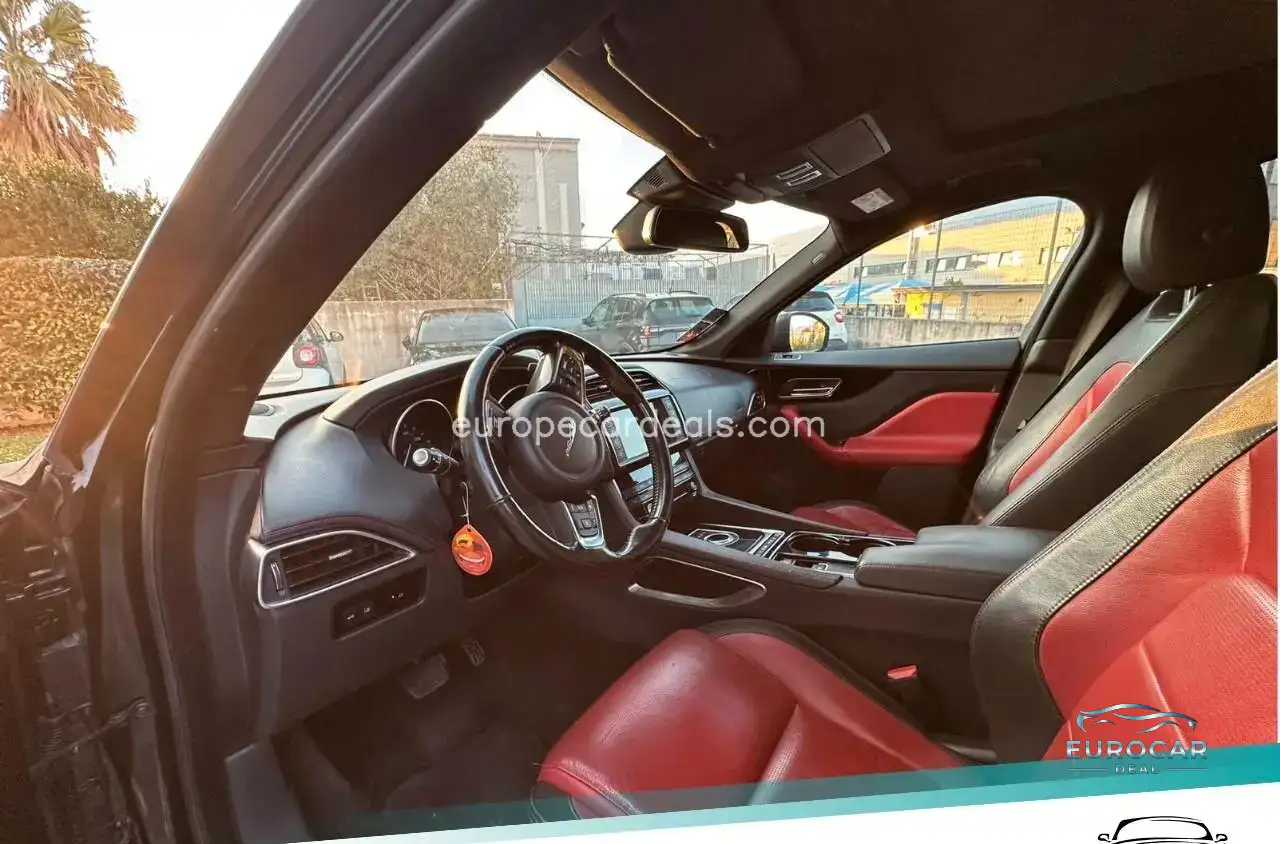 Jaguar F-Pace
