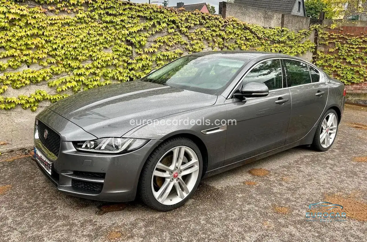 Jaguar XE