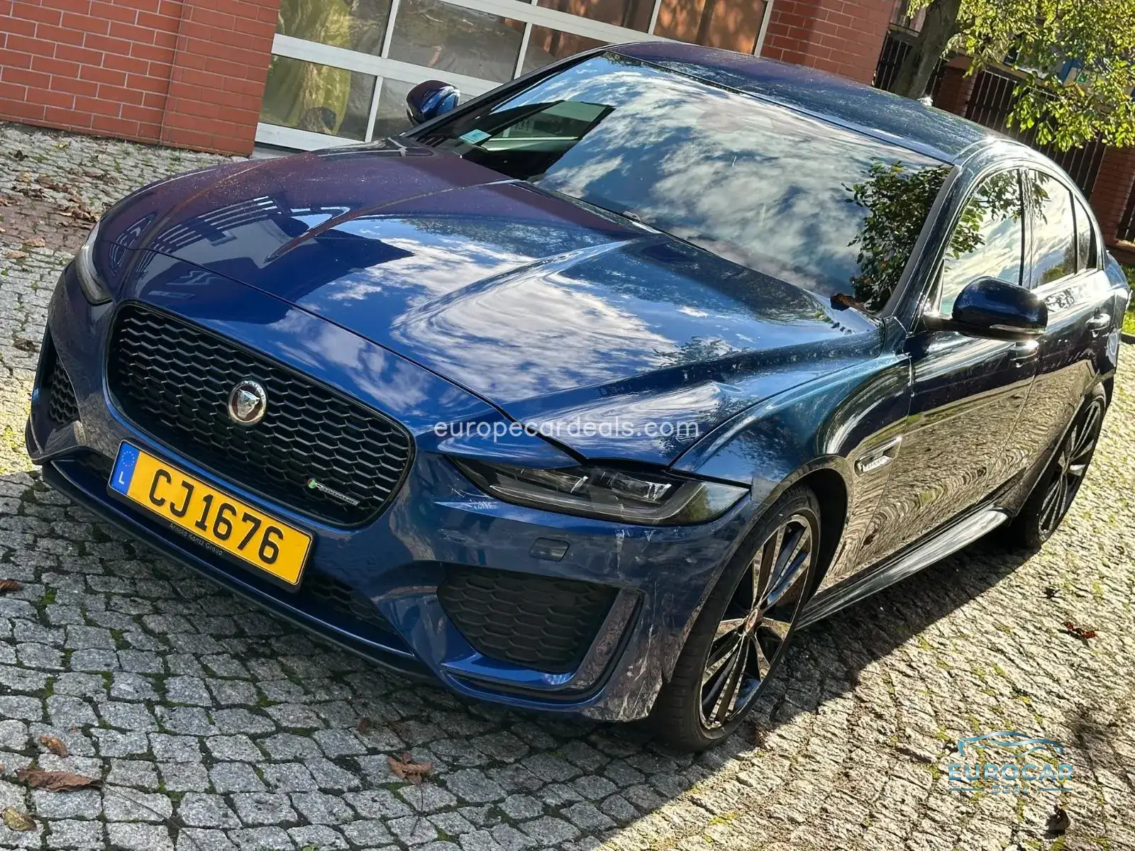 Jaguar XE