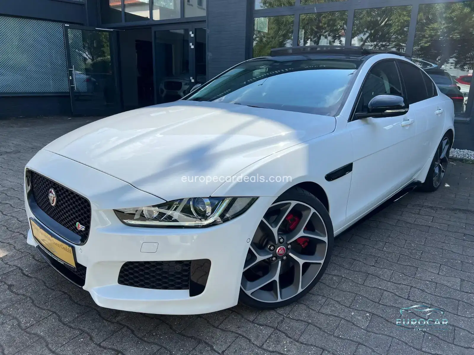 Jaguar XE