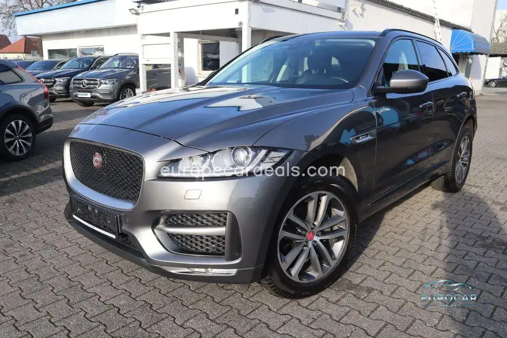 Jaguar F-Pace