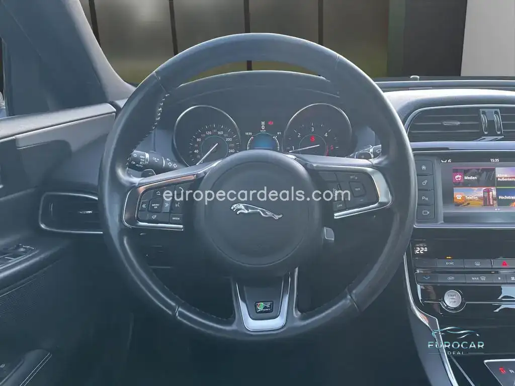 Jaguar XE