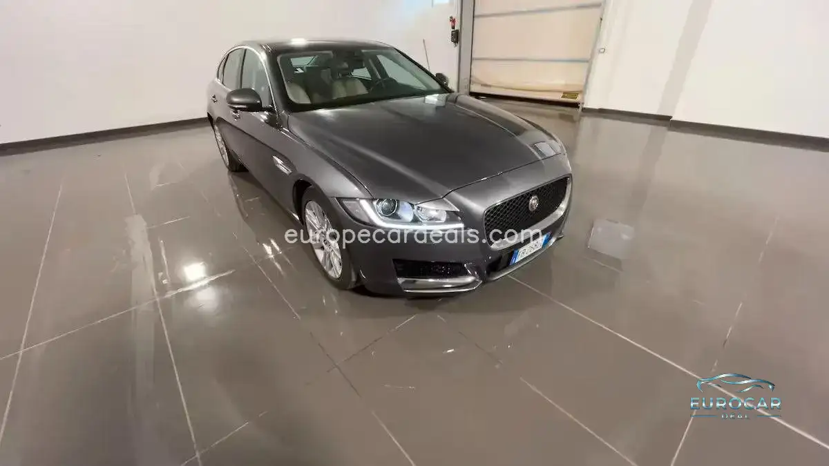 Jaguar XF