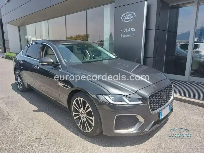 Jaguar XF