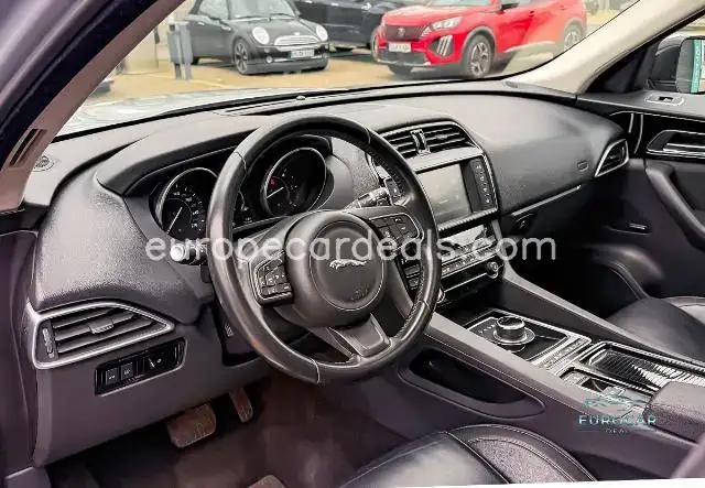 Jaguar F-Pace
