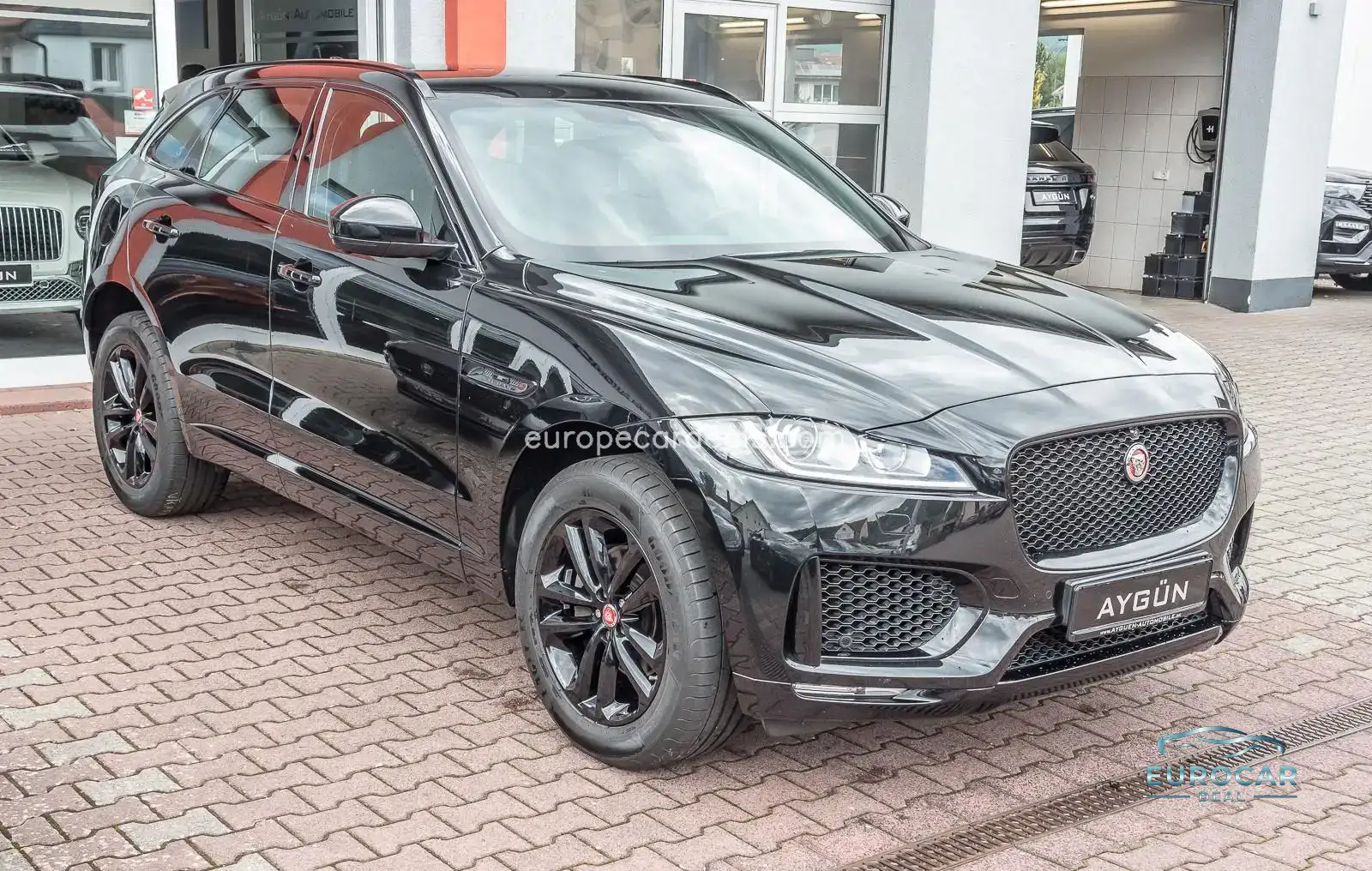 Jaguar F-Pace
