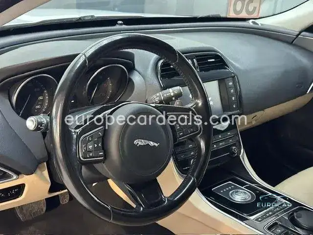 Jaguar XE