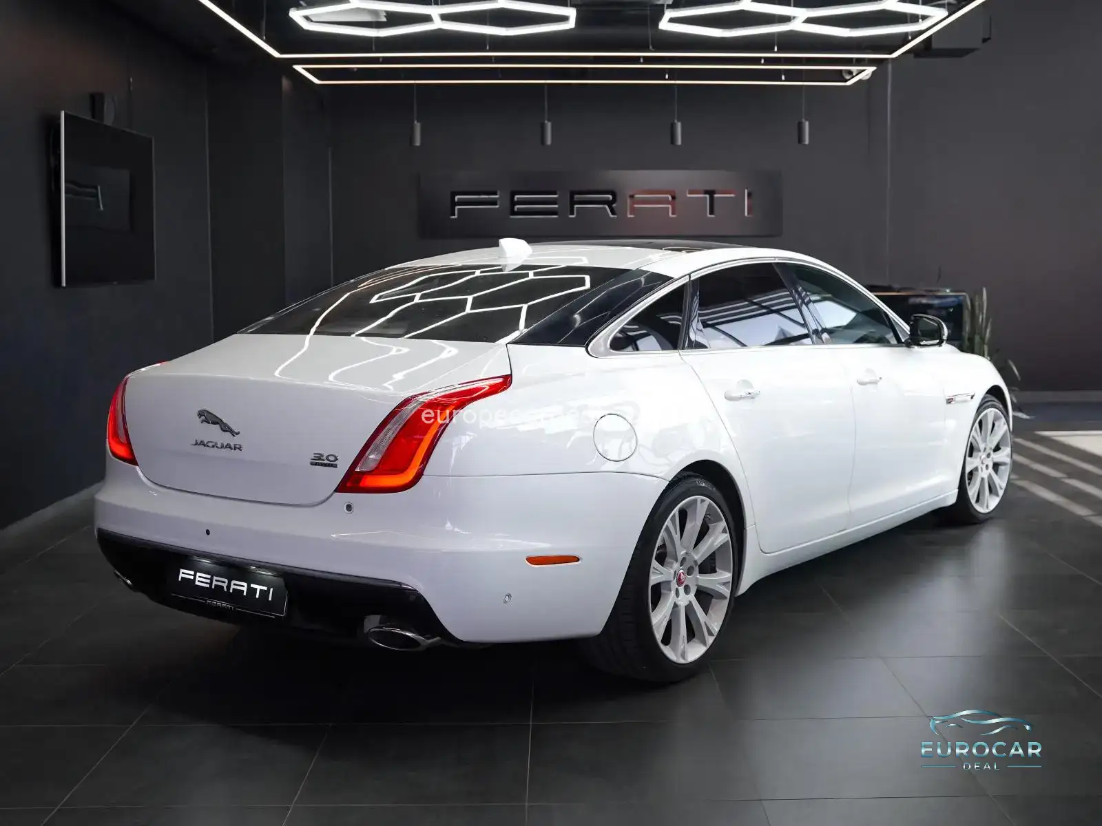 Jaguar XJ