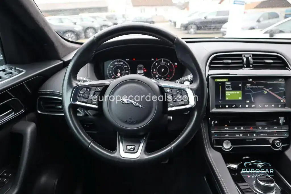 Jaguar F-Pace