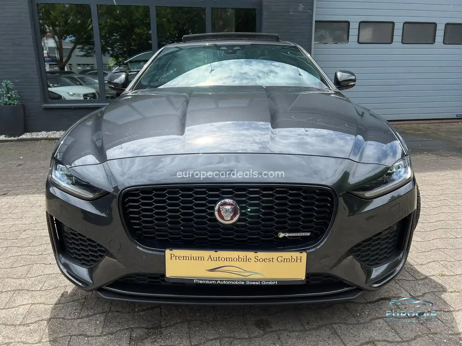 Jaguar XE