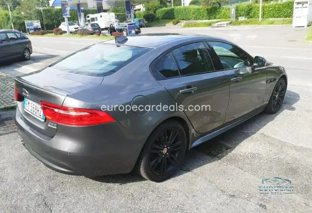 Jaguar XE