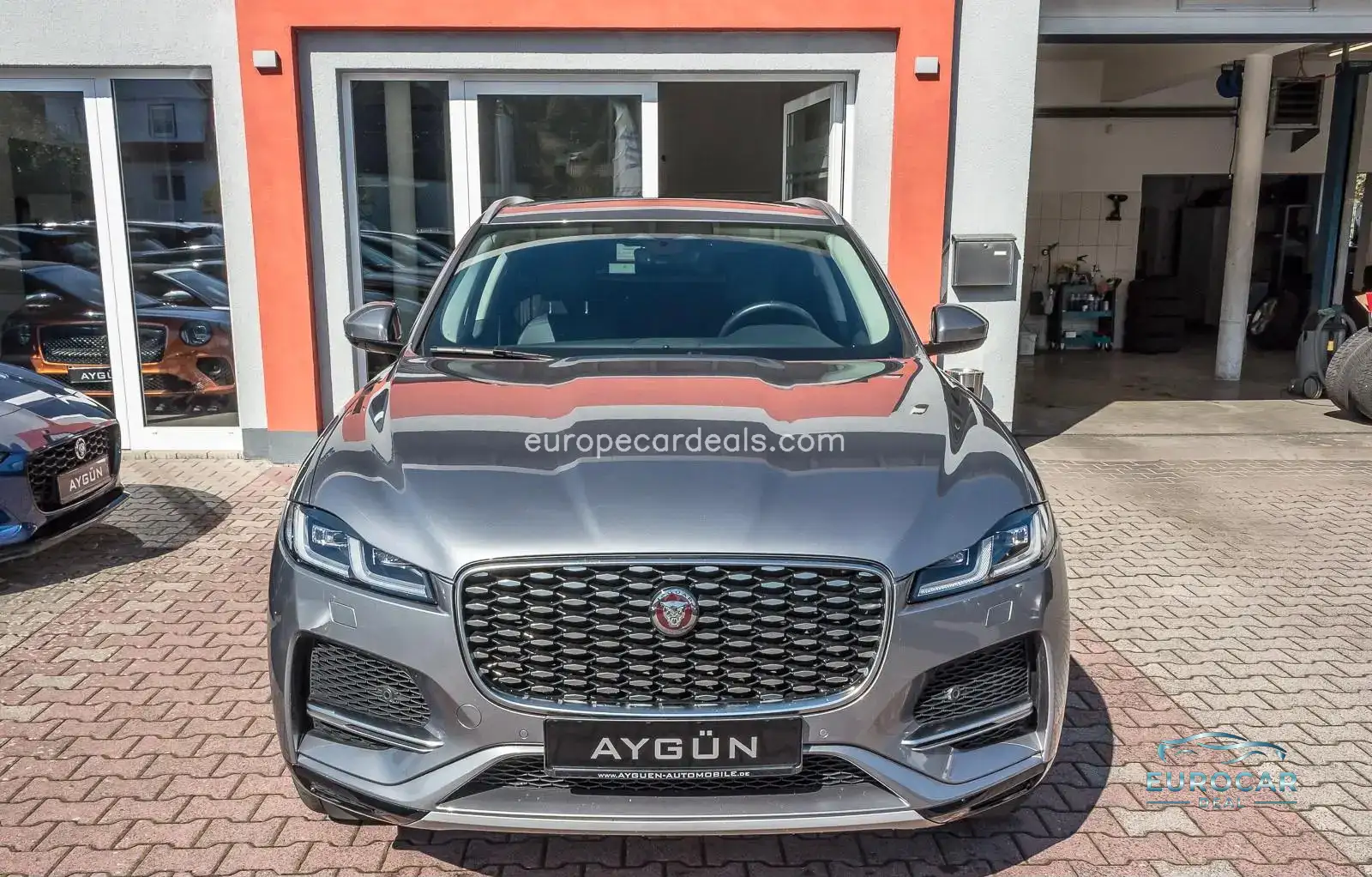 Jaguar F-Pace
