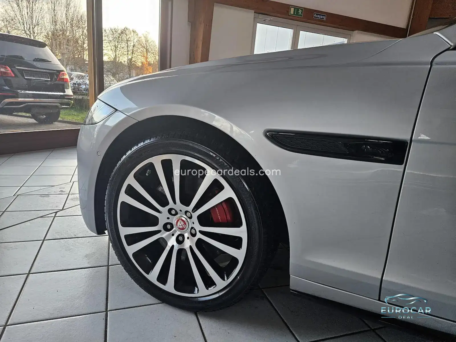 Jaguar XF