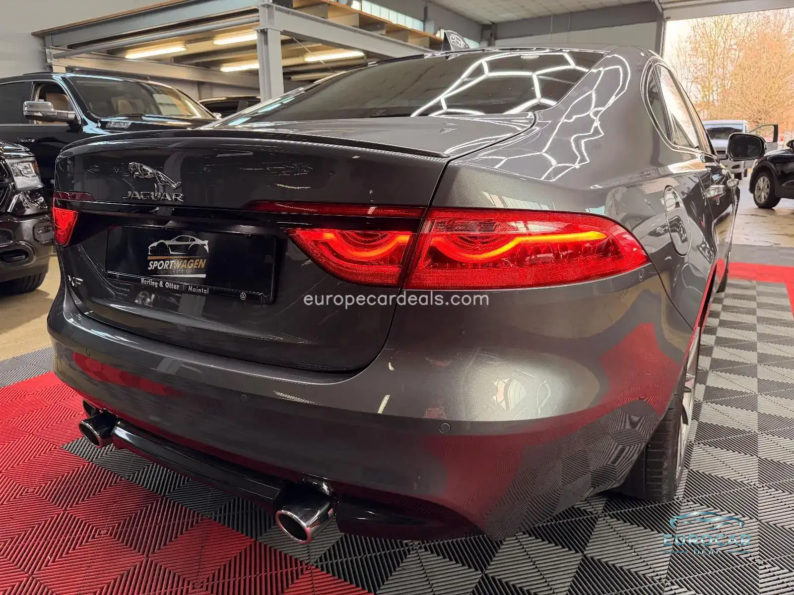 Jaguar XF