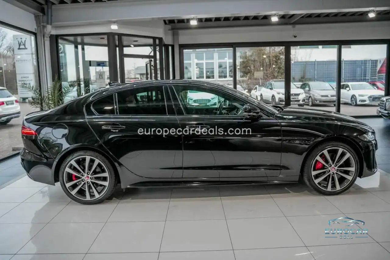 Jaguar XE