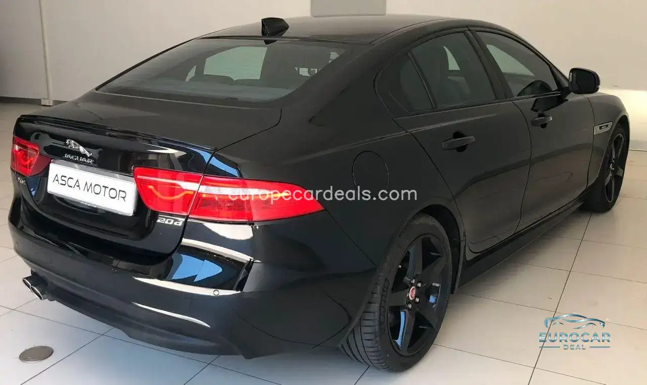 Jaguar XE