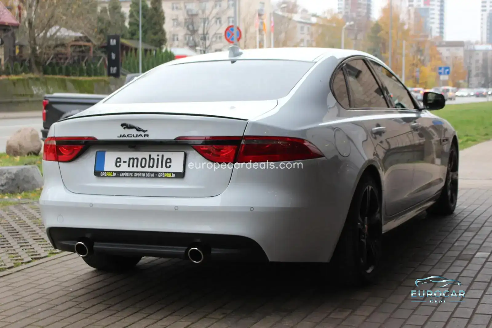 Jaguar XF
