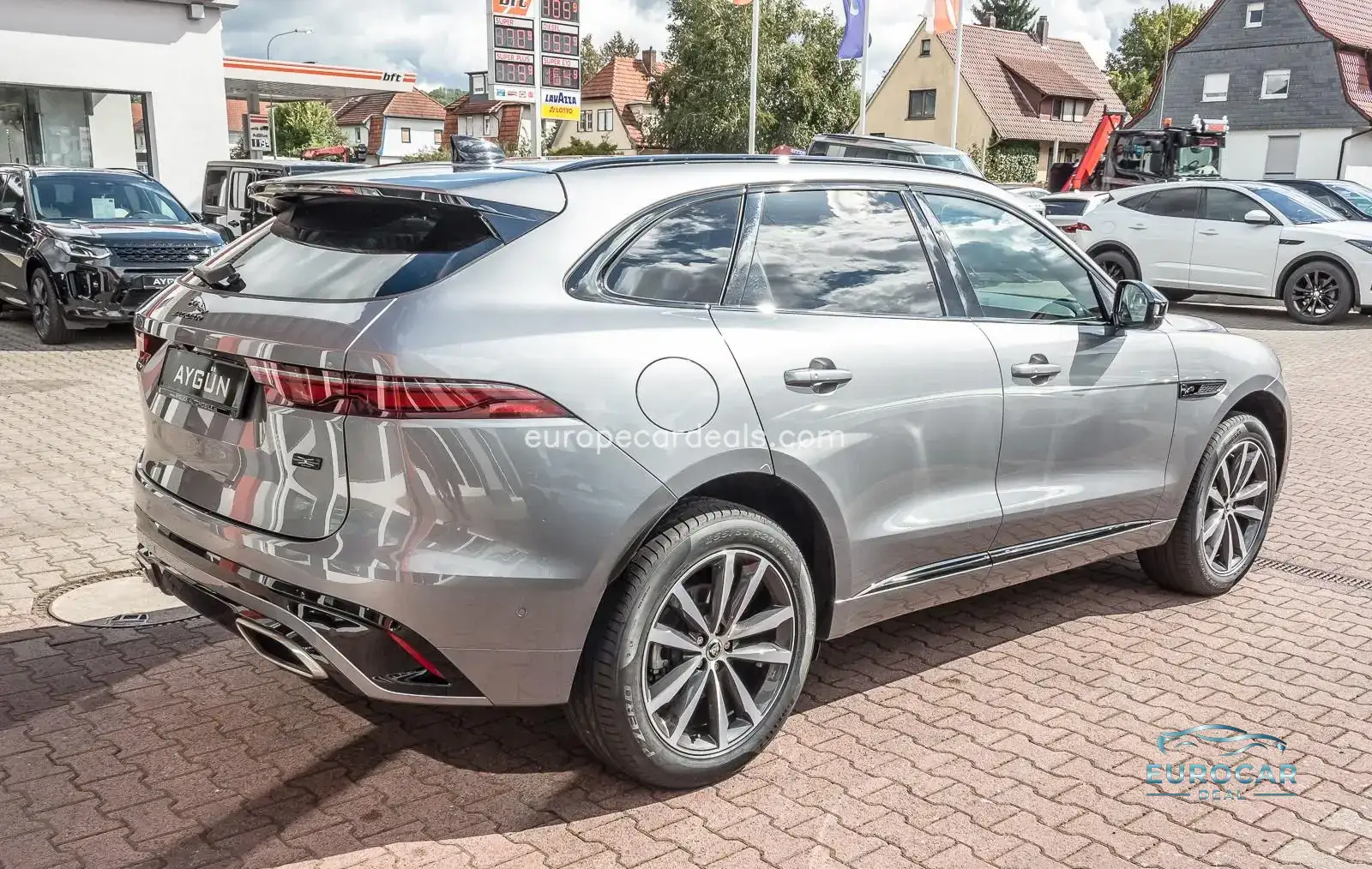 Jaguar F-Pace
