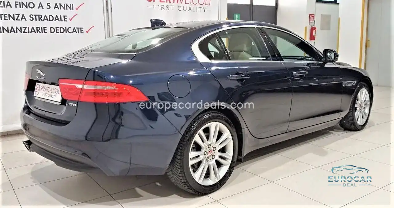 Jaguar XE