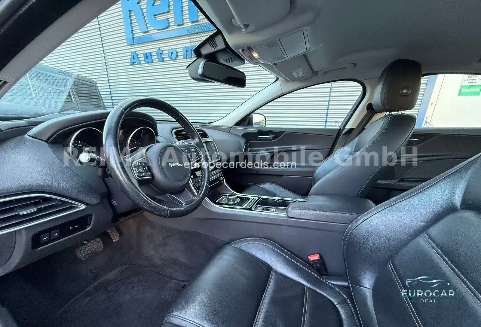Jaguar XE