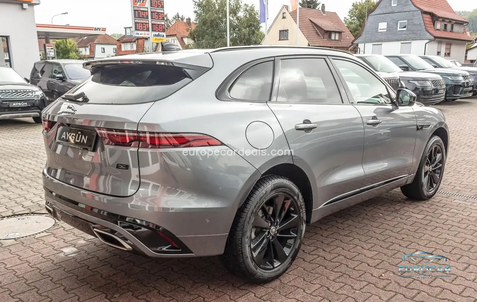 Jaguar F-Pace