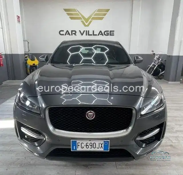 Jaguar F-Pace