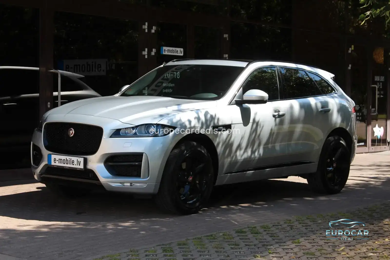 Jaguar F-Pace