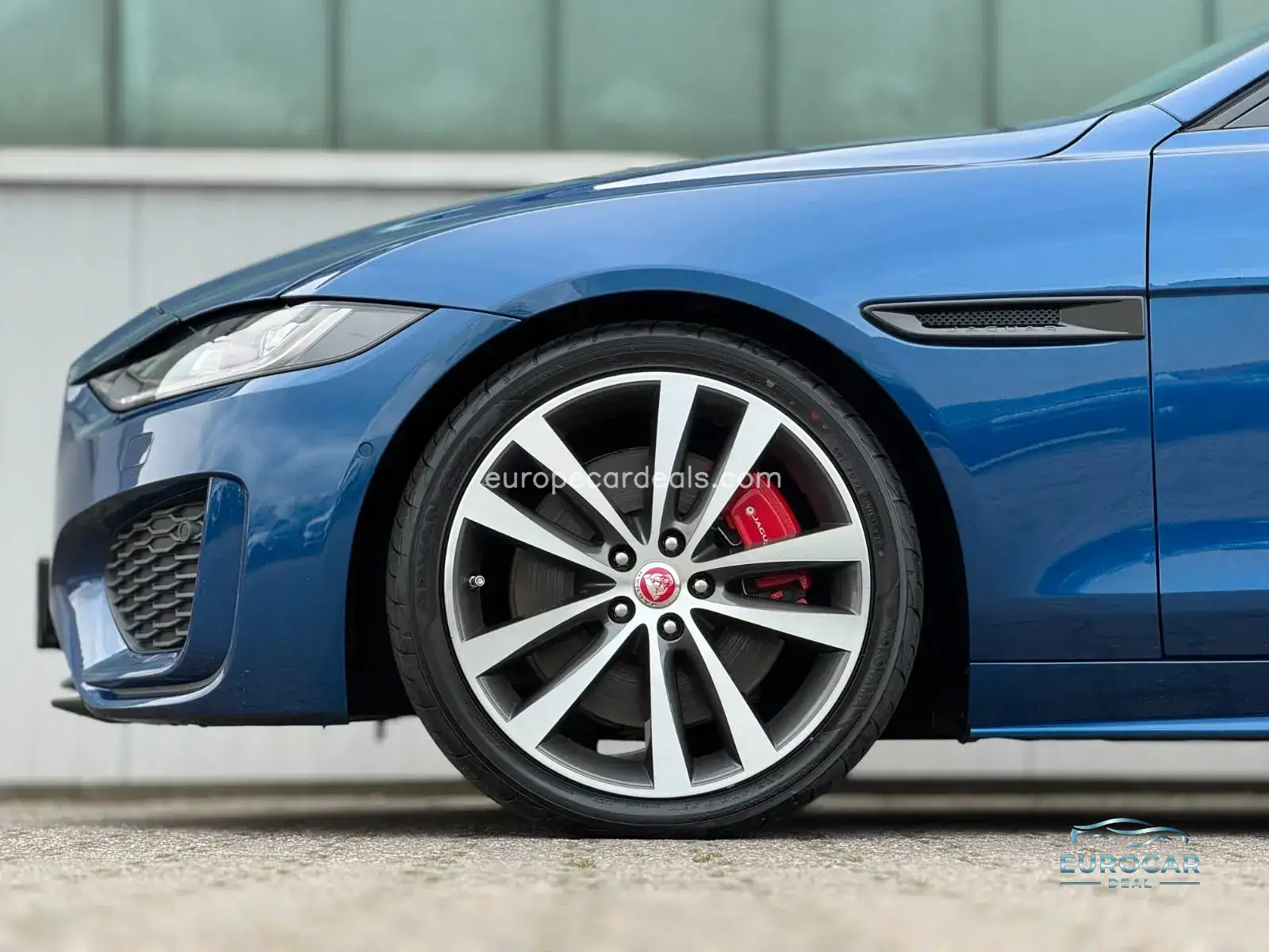 Jaguar XE