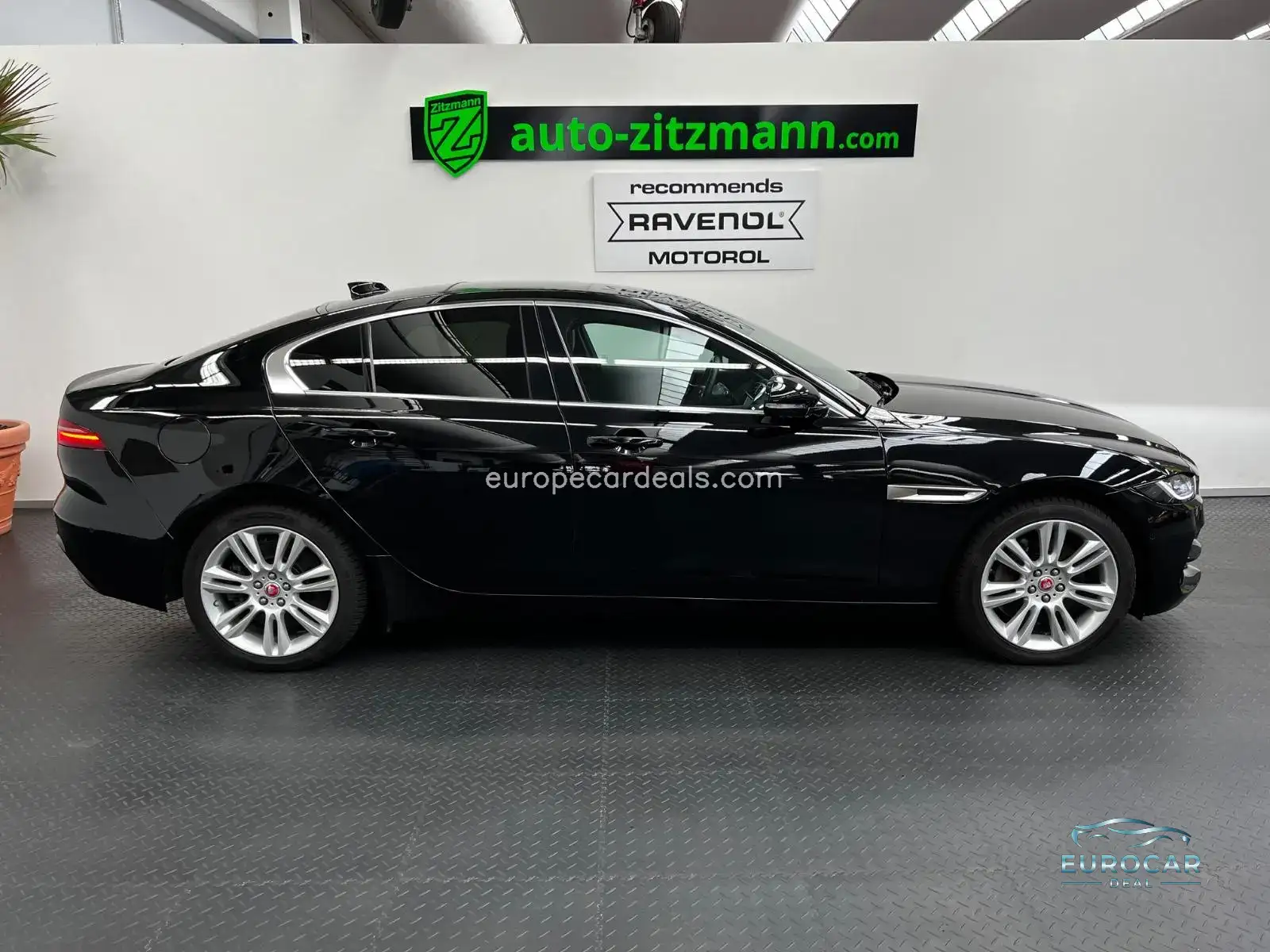 Jaguar XE