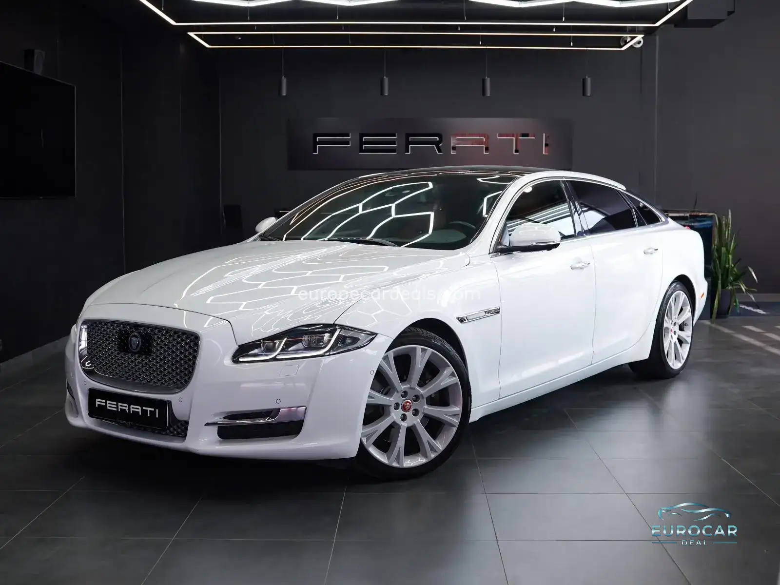 Jaguar XJ