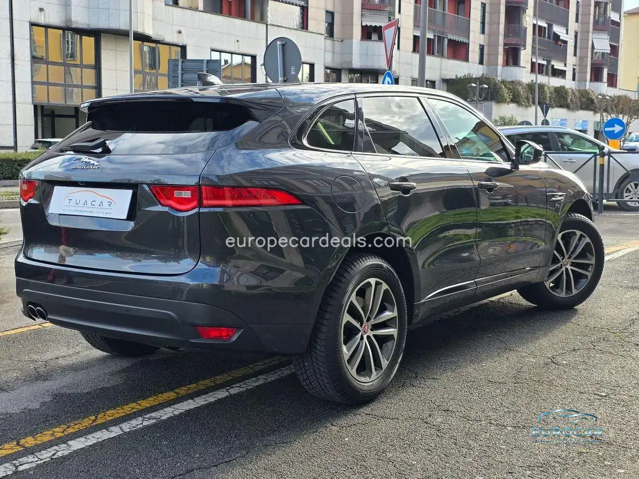 Jaguar F-Pace