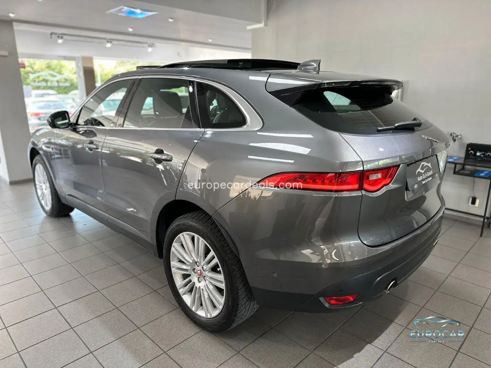 Jaguar F-Pace