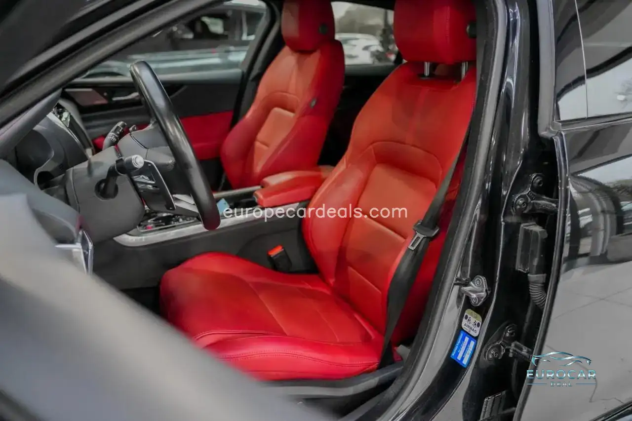 Jaguar XE
