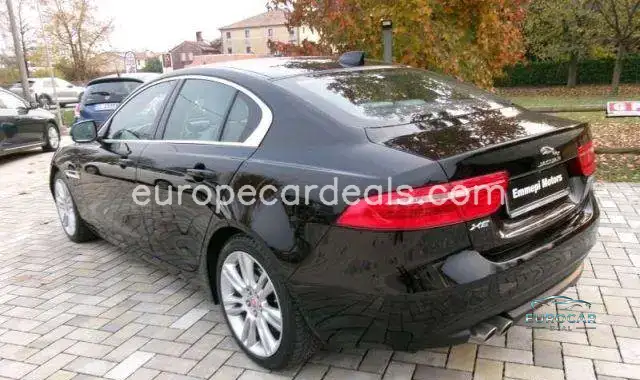 Jaguar XE