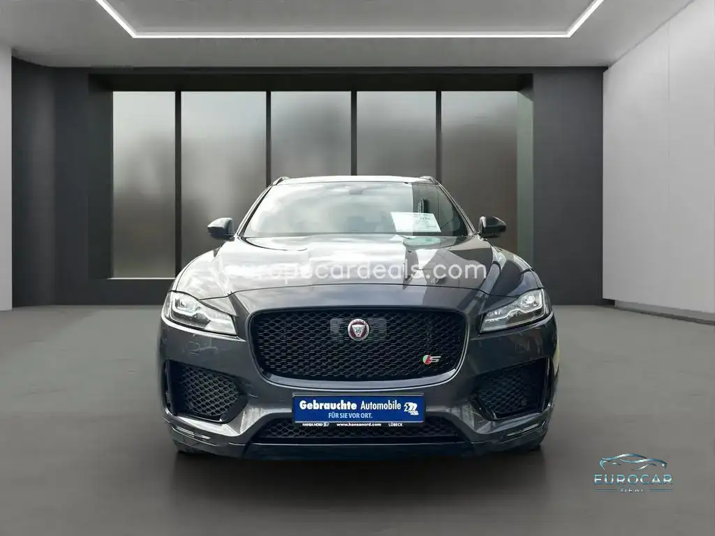 Jaguar F-Pace