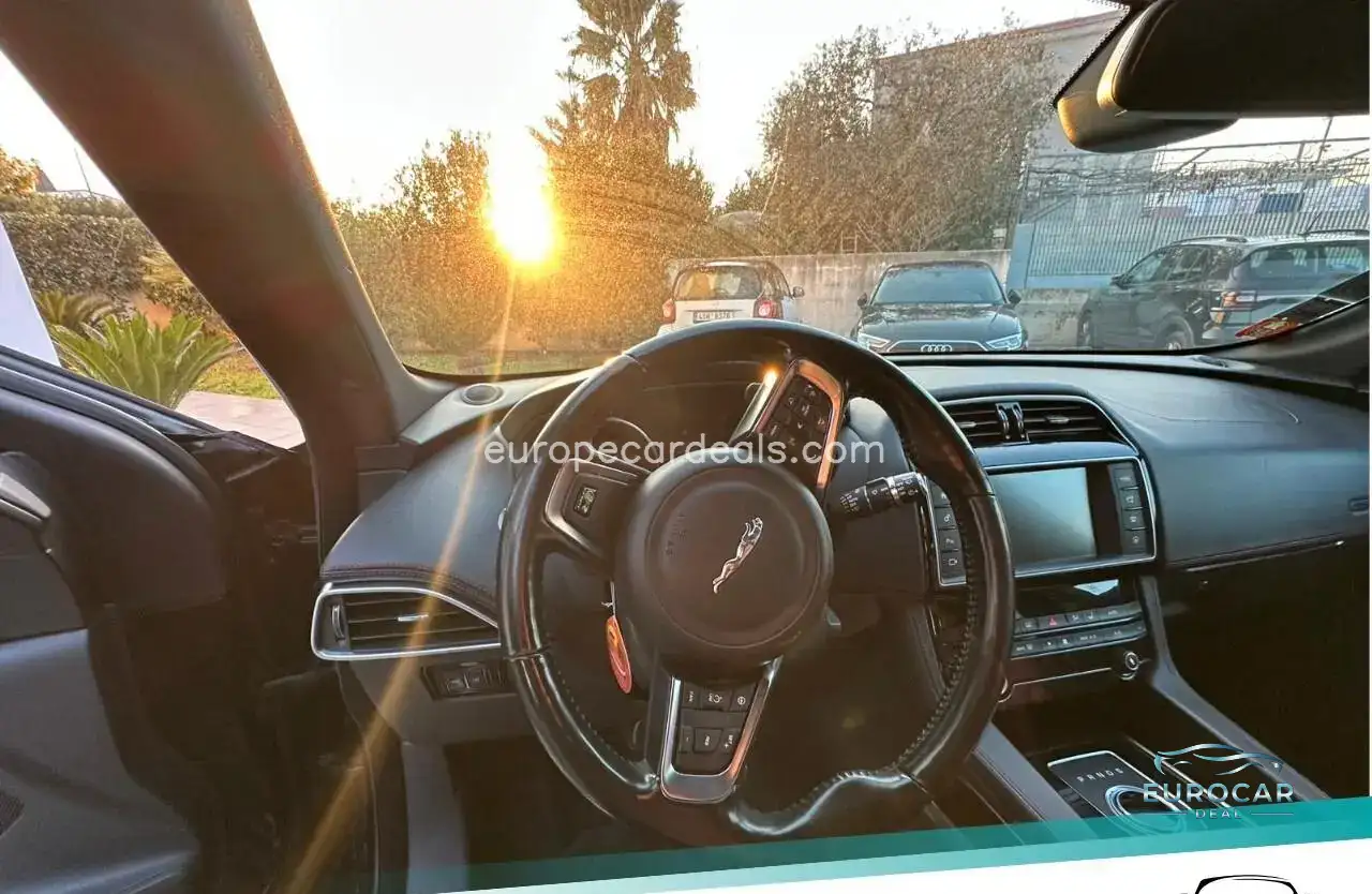 Jaguar F-Pace
