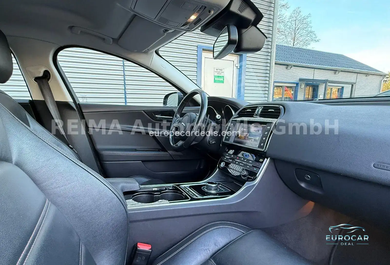 Jaguar XE