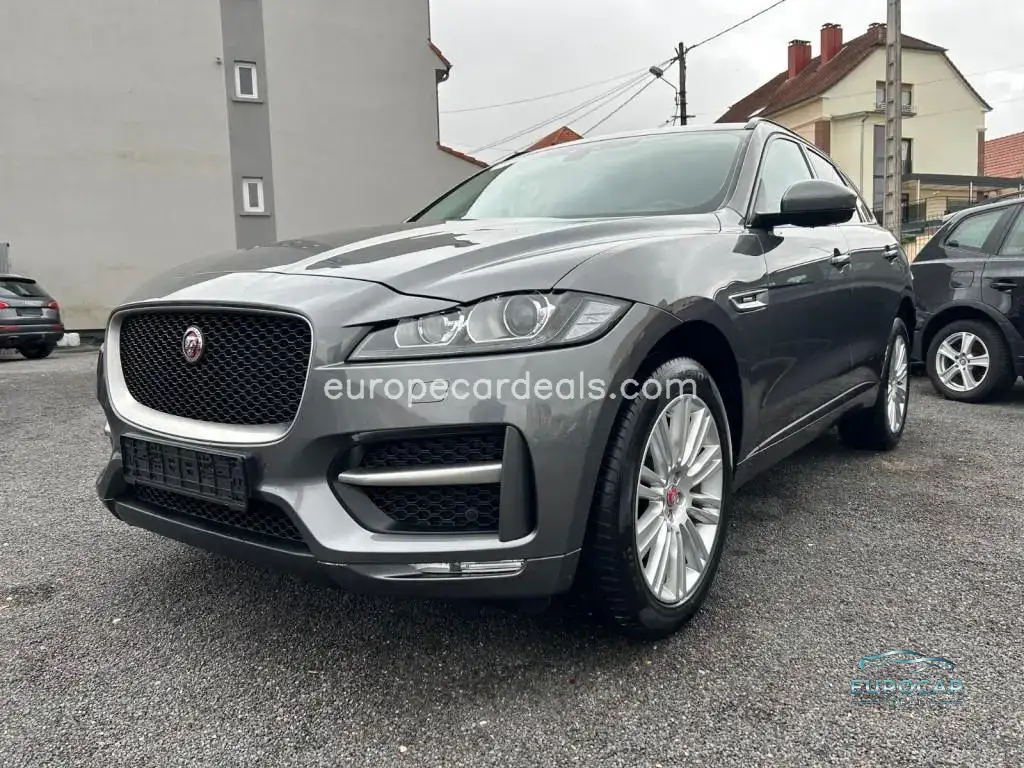 Jaguar F-Pace
