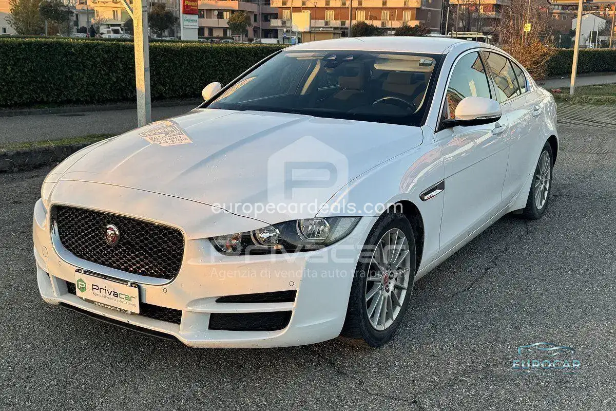 Jaguar XE