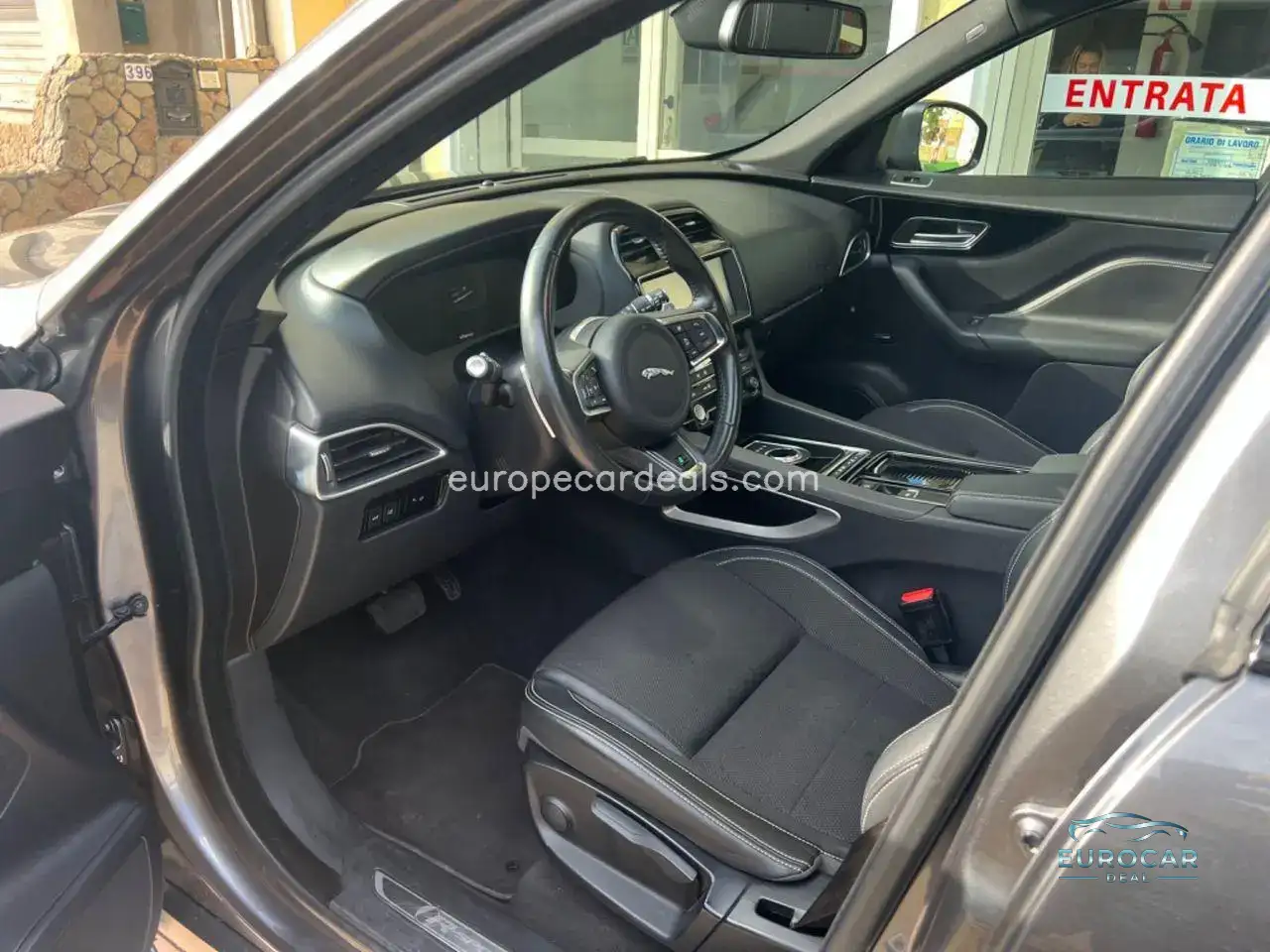 Jaguar F-Pace