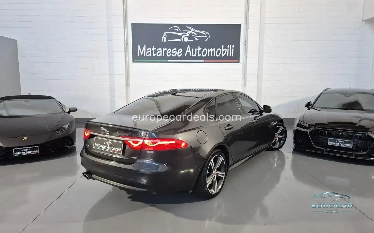 Jaguar XF