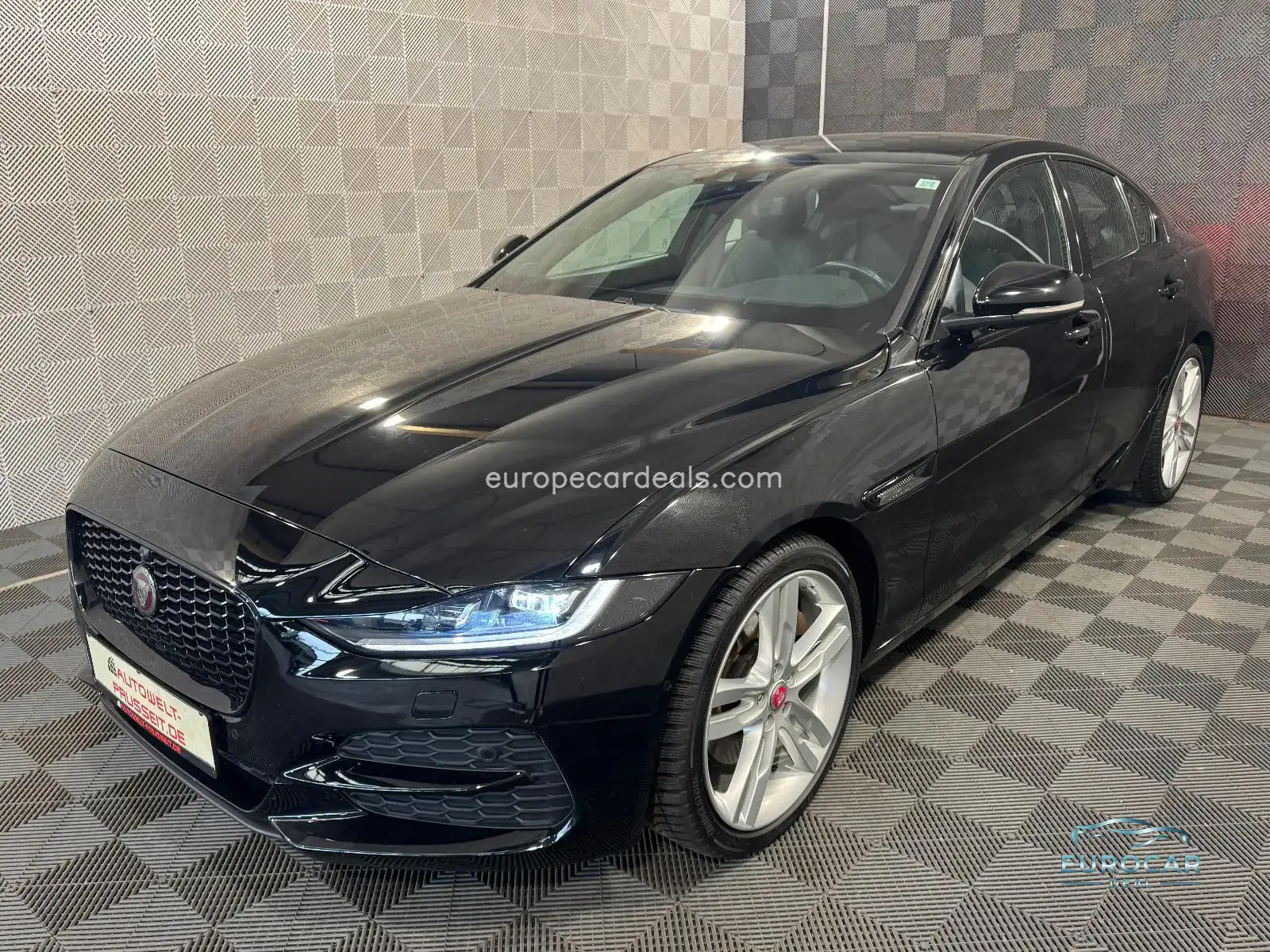 Jaguar XE
