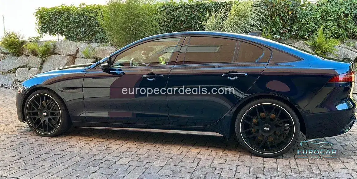 Jaguar XE