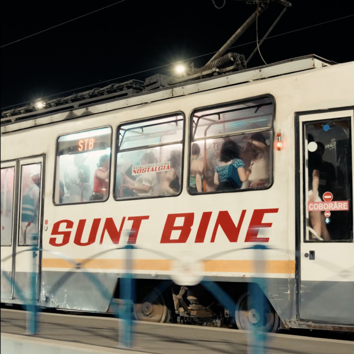 Nostalgia a organizat prima petrecere într-un tramvai în mișcare din România