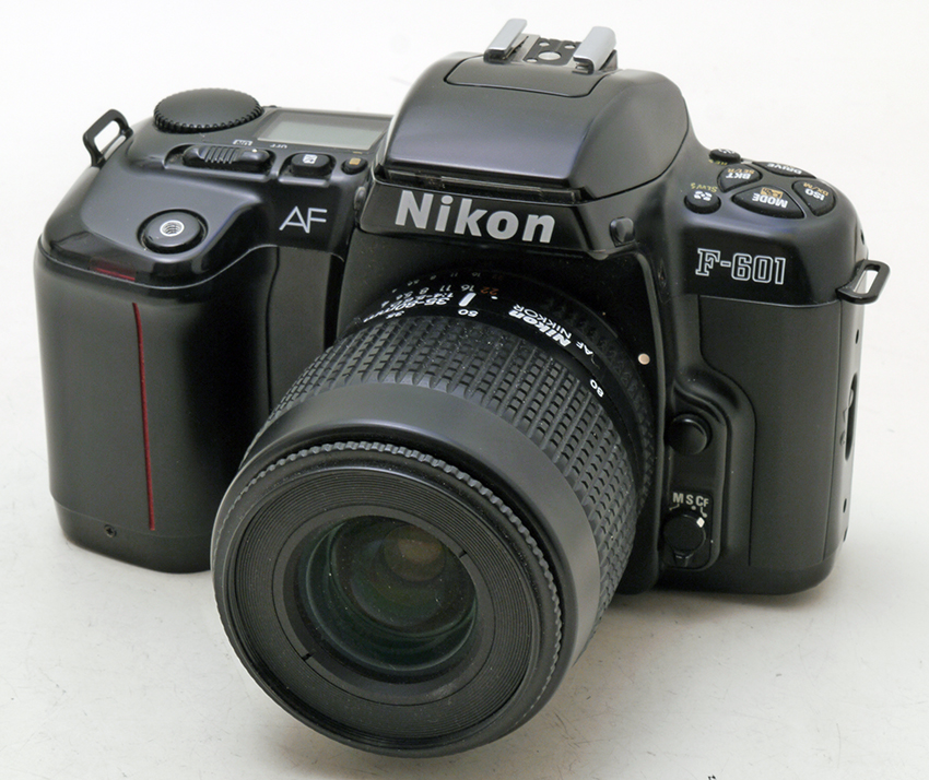 Nikon Corpo F-601