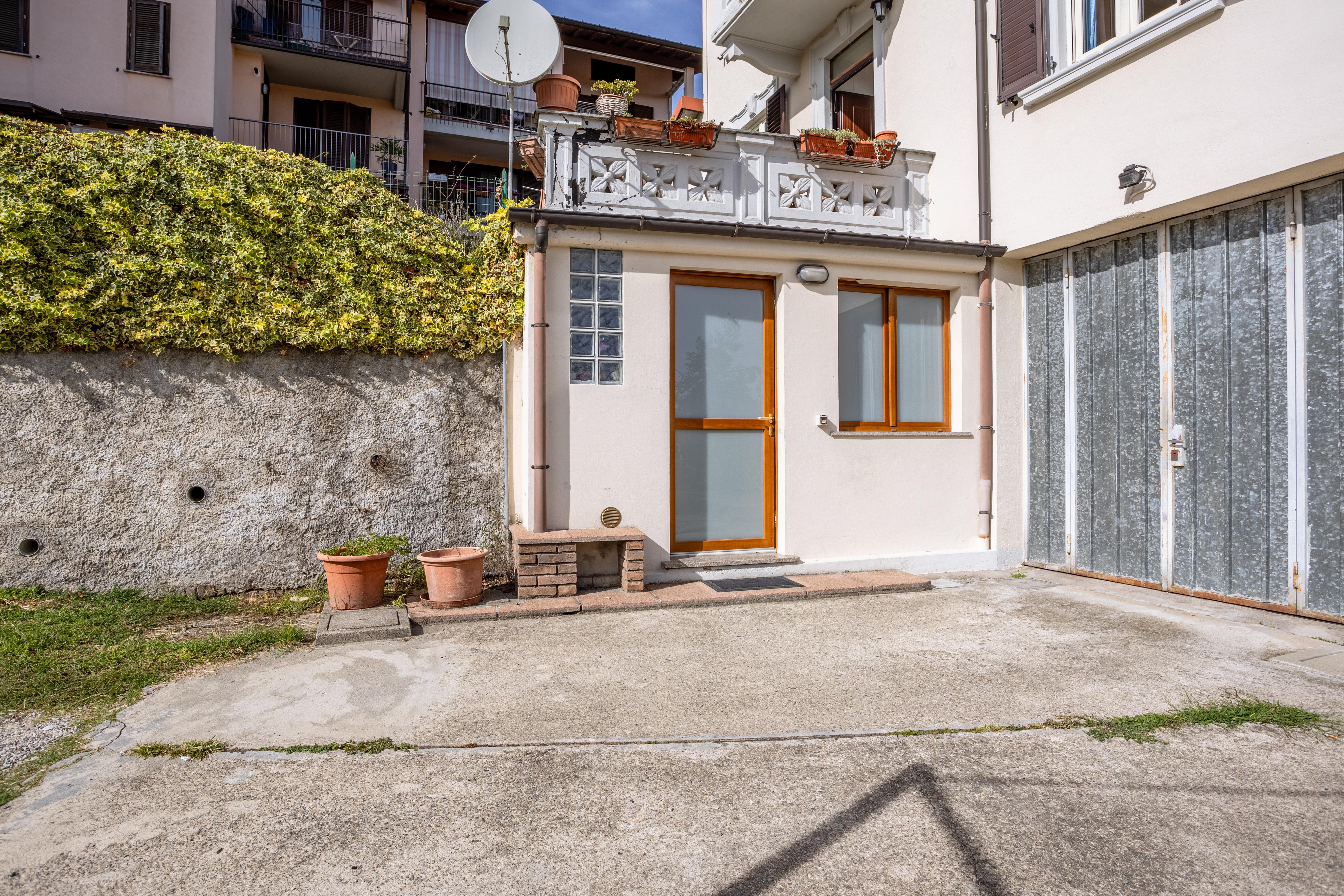Bilocale con giardino Caravate