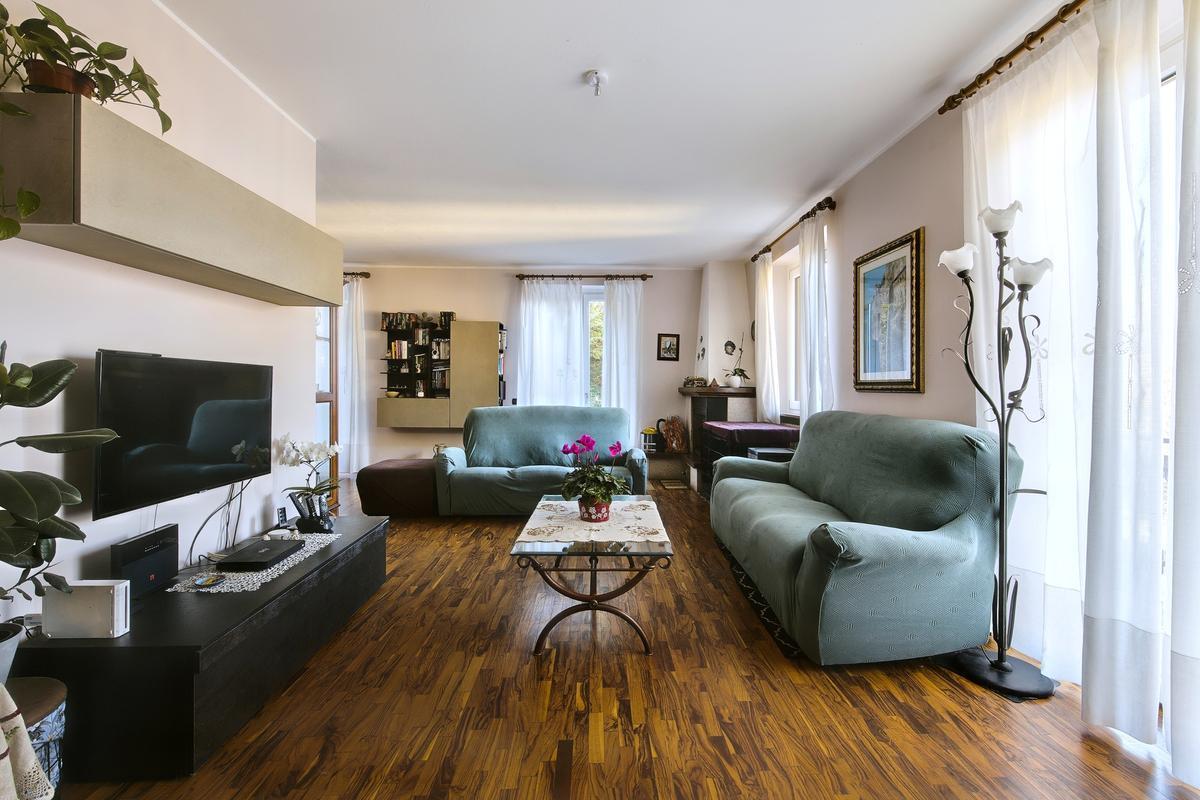 Villa unifamiliare - Via Dalmazia 2, Laveno-Mombello (ID:DV-7657)